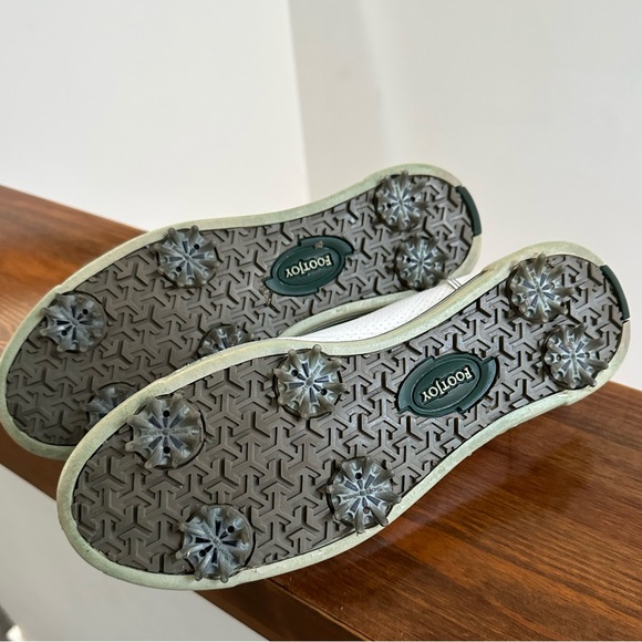 Footjoy leather golf shoes size 7 . EUC - Picture 4 of 9